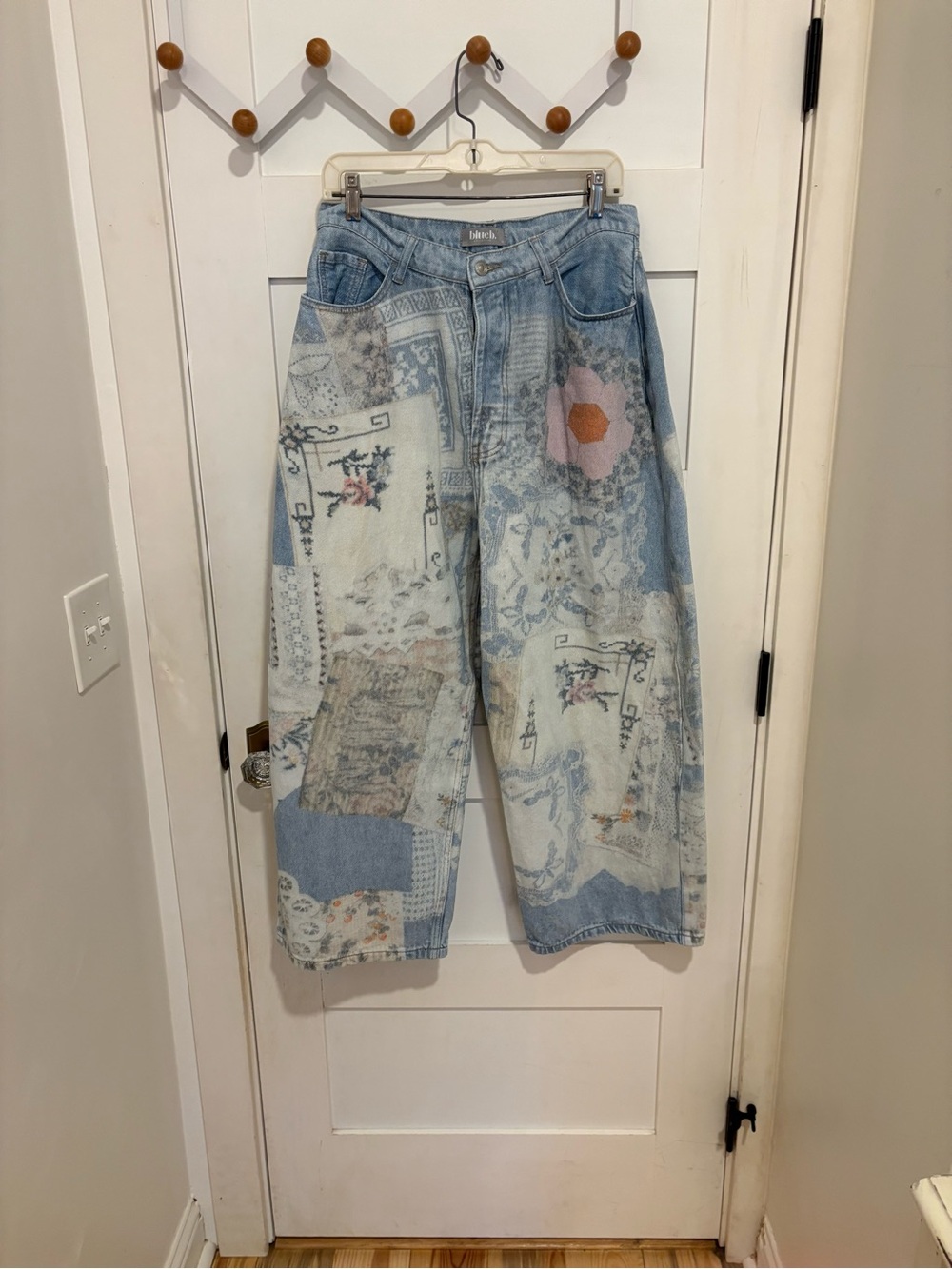 NWOT Printed Barrel Pants Size Large